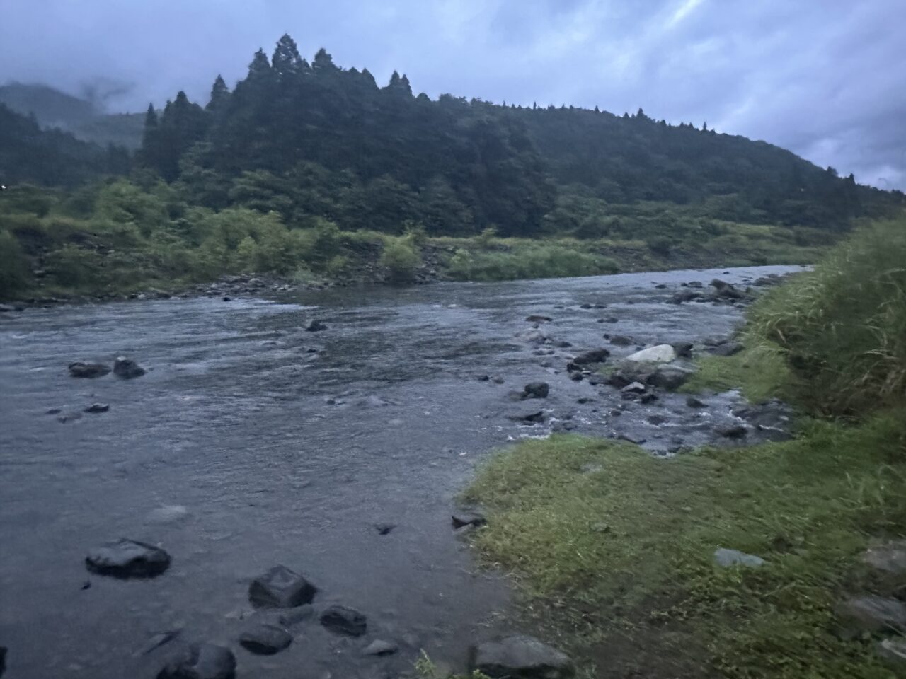 8/13 午前5時の当店前の状況